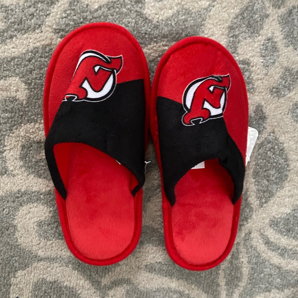 Boys NJ devils slippers. Large
